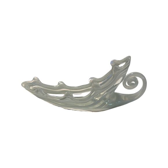 Vintage Hand Blown Glass White Smokey Swirls Cornucopia Sleigh Centerpiece - Picture 1 of 8